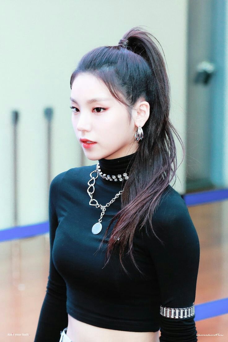 Netizens Defend ITZY's Yuna After The Idol Is Criticized For